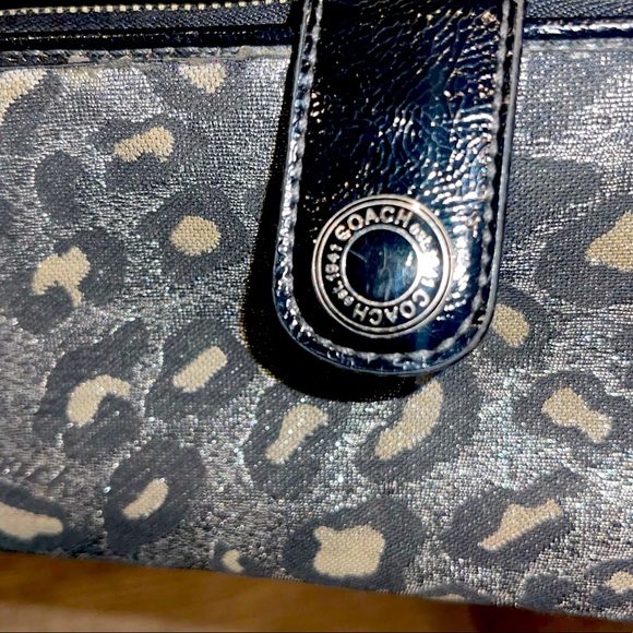 EUC coach wallet cheetah print - Picture 6 of 10